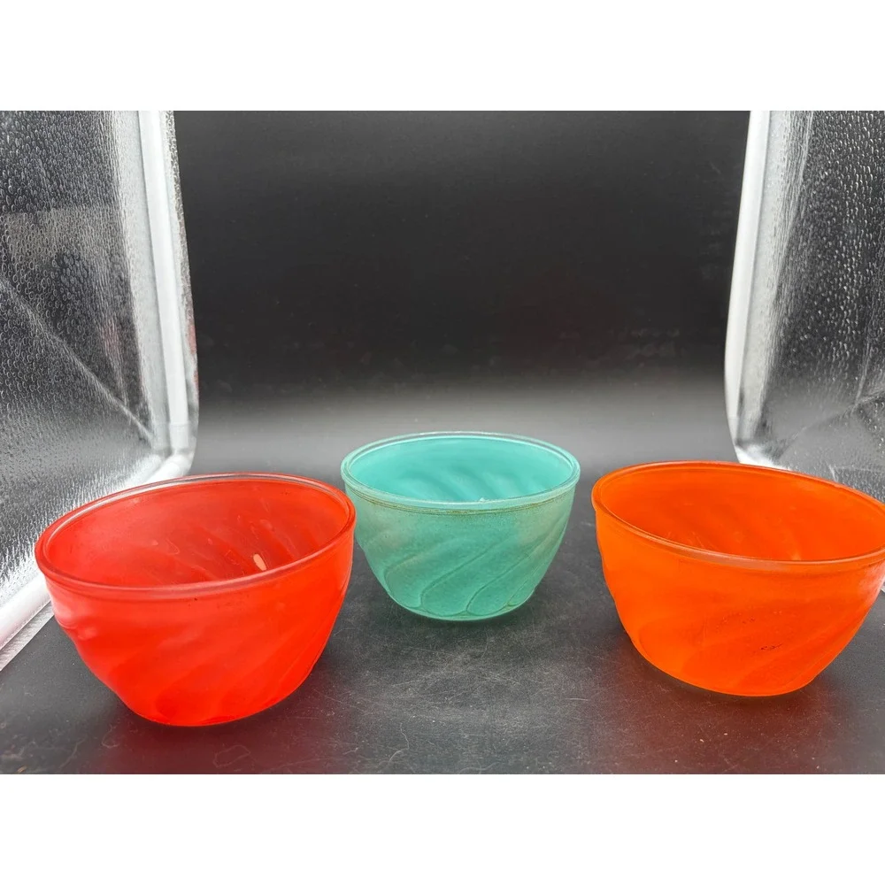 Vintage Swirl Frosted‎ Glass Bowls Set of 3 Red Orange Turquoise Satin Finish